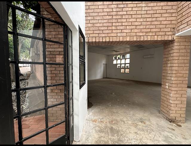 107.30M² OFFICE TO LET IN DIE HOEWES